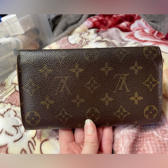 Louis Vuitton Wallet - Picture 5 of 5